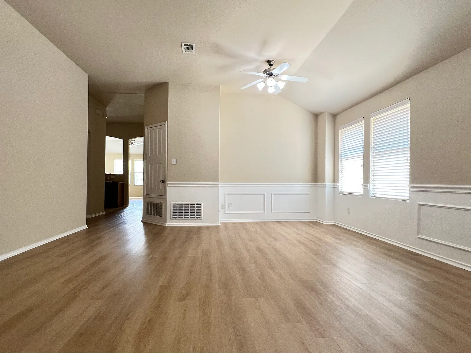 4 bed, 2045 sqft, $2,100 — Photo 2