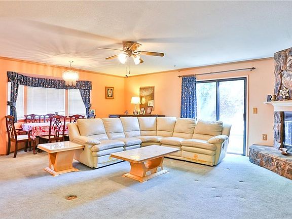 5th image of 920 Corona Ave