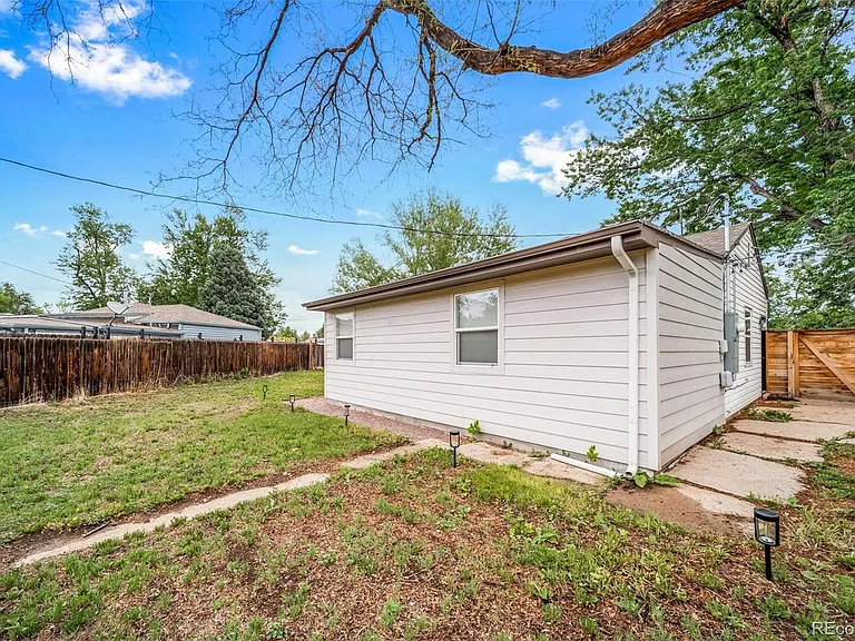 2395 S Irving St — Photo 30