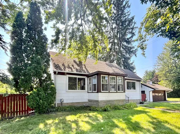 105 S Monroe St, Blissfield, MI 49228