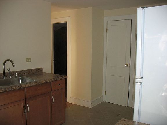 3rd image of 115 Lincoln Pl #2