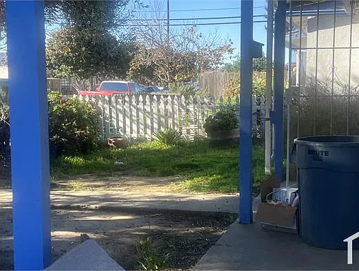 2 bed, 700 sqft, $2,400 — Photo 2
