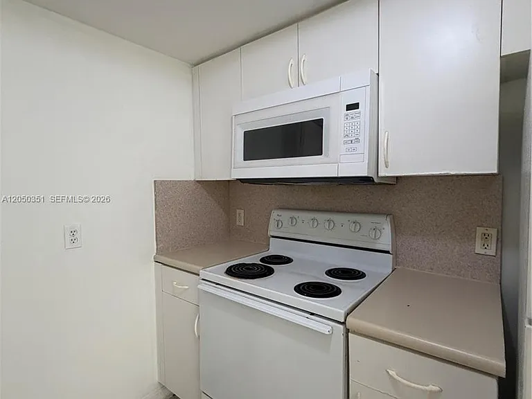 2415 NW 16th Street Rd #1-207 — Photo 5