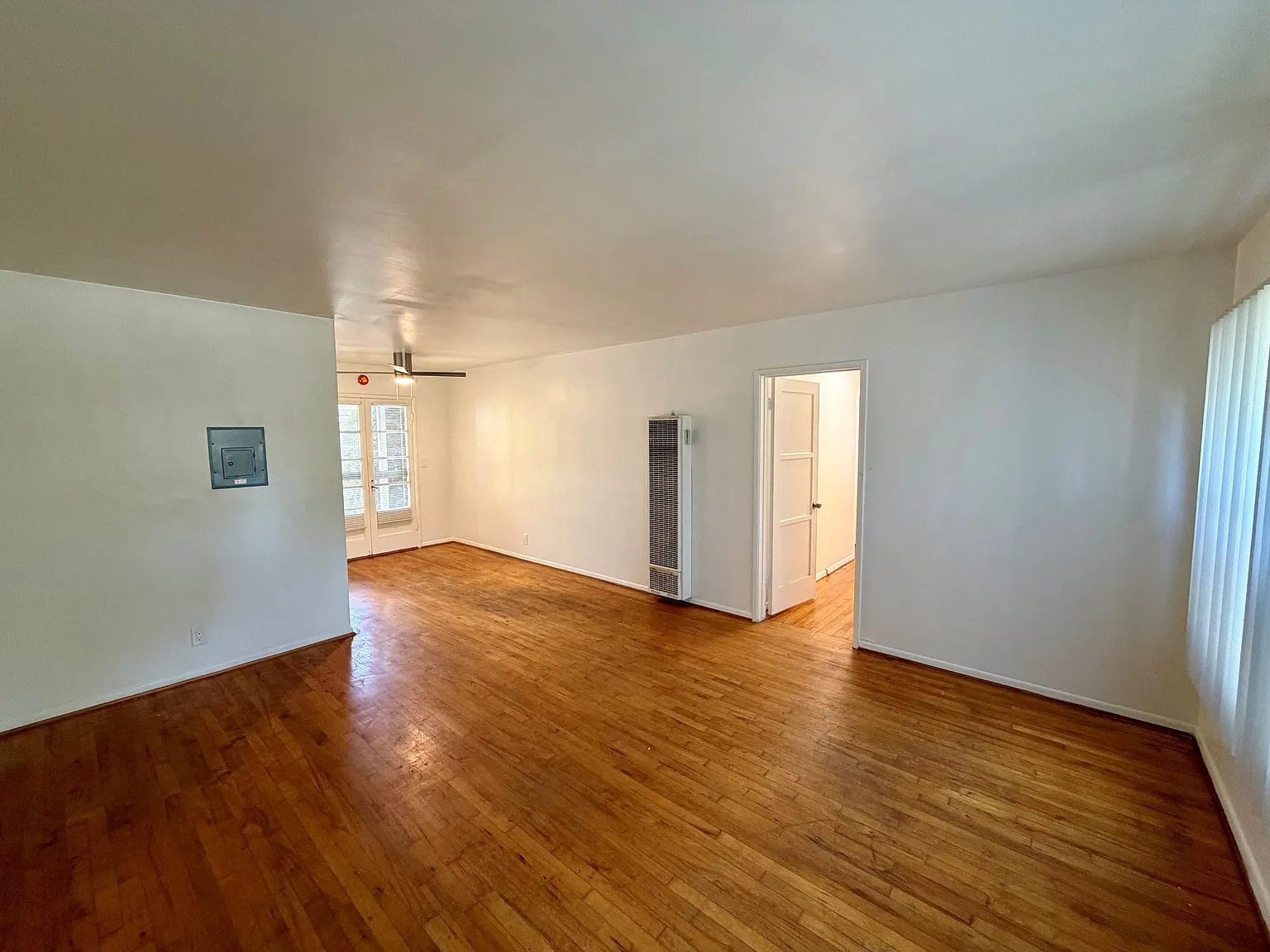 2111 Huntington/1801-1811 Olive (638) - B — Photo 2