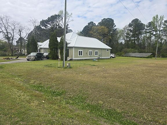 2nd image of 208 Ambassador Ave