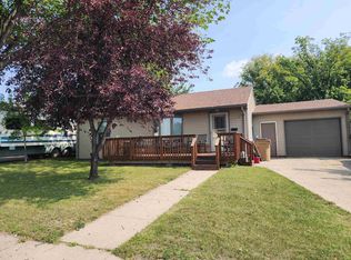 1721 6th St SW, Minot, ND 58701