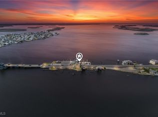 4278 Pine Island Rd NW, Matlacha, FL 33993