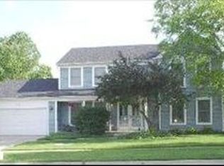 530 Cypress Bridge Rd, Lake Zurich, IL 60047