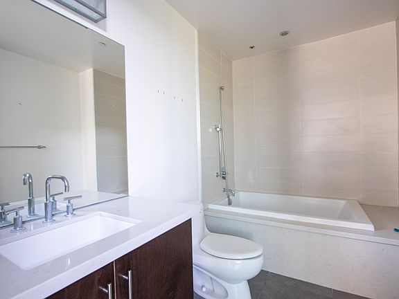 4th image of 5700 Melrose Ave APT 201