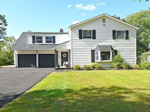 6 Matsunaye Drive, Medford, NY 11763