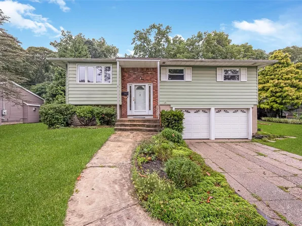 23 Country Lane Drive, Kings Park, NY 11754