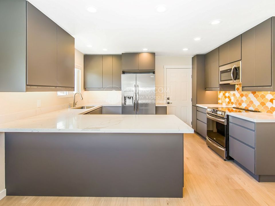 1st image of 3452 Jarvis Ave