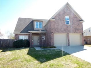 1739 Larkspur St, Springdale, AR 72764