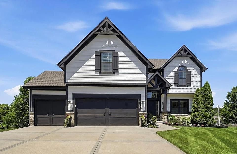 1st image of 10365 N Skiles Ct