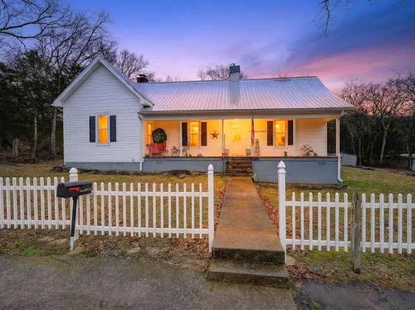 5815 Bradyville Rd, Bradyville, TN 37026