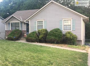 14700 Pine View Dr, Grandview, MO 64030