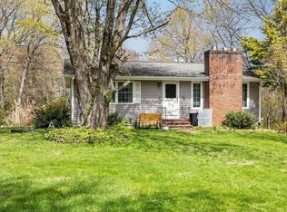 11 Grandview Ave, Granby, MA 01033