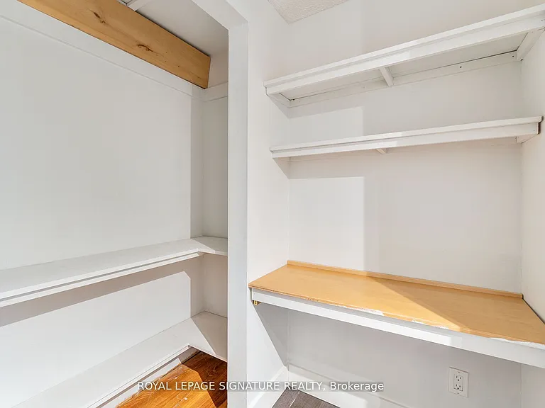 4 Patricia Ave #UPPER — Photo 32