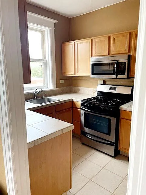 1 bed, 472 sqft, $1,400 — Photo 3