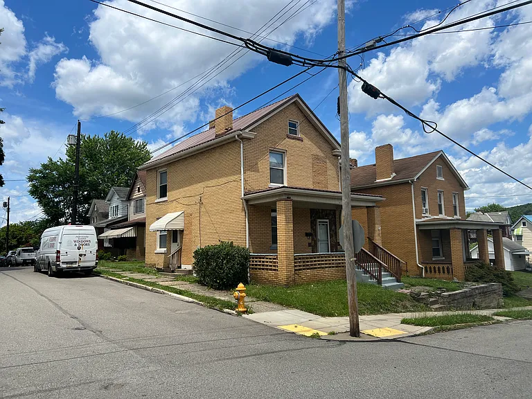 220 Locust Ave — Photo 17