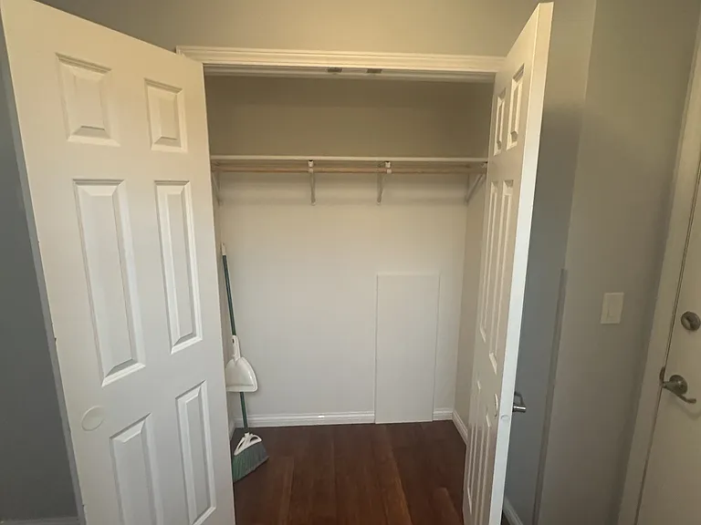 4380 Brookside Ct — Photo 9