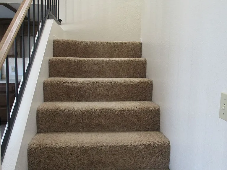 1220 Iris Ct — Photo 9