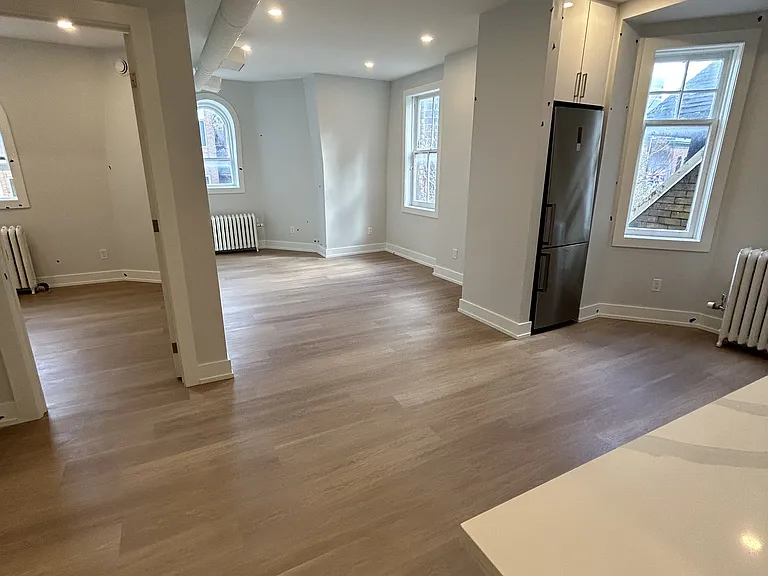 592 Church St #10 — Photo 20