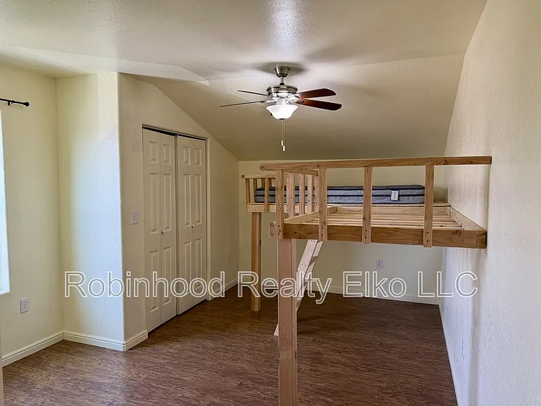 187 B St — Photo 27