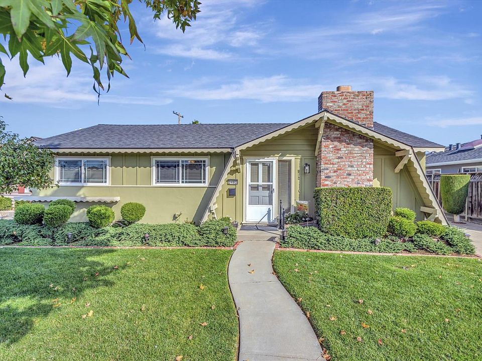 1st image of 3462 Gavota Ave