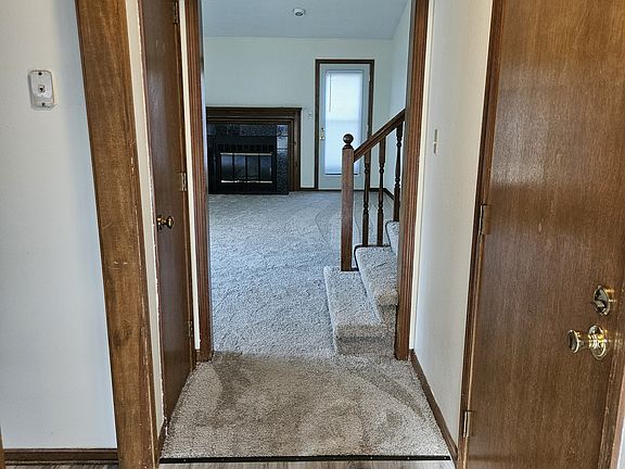 Entry way from front door into unit