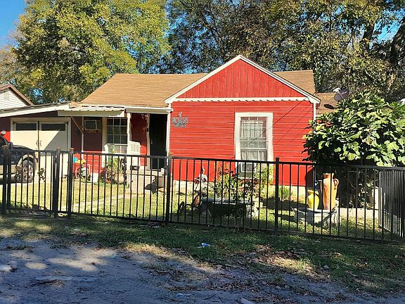 2nd image of 7055 Day St