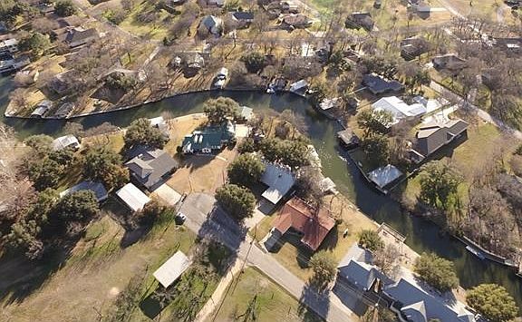 3rd image of 701 Highland Dr