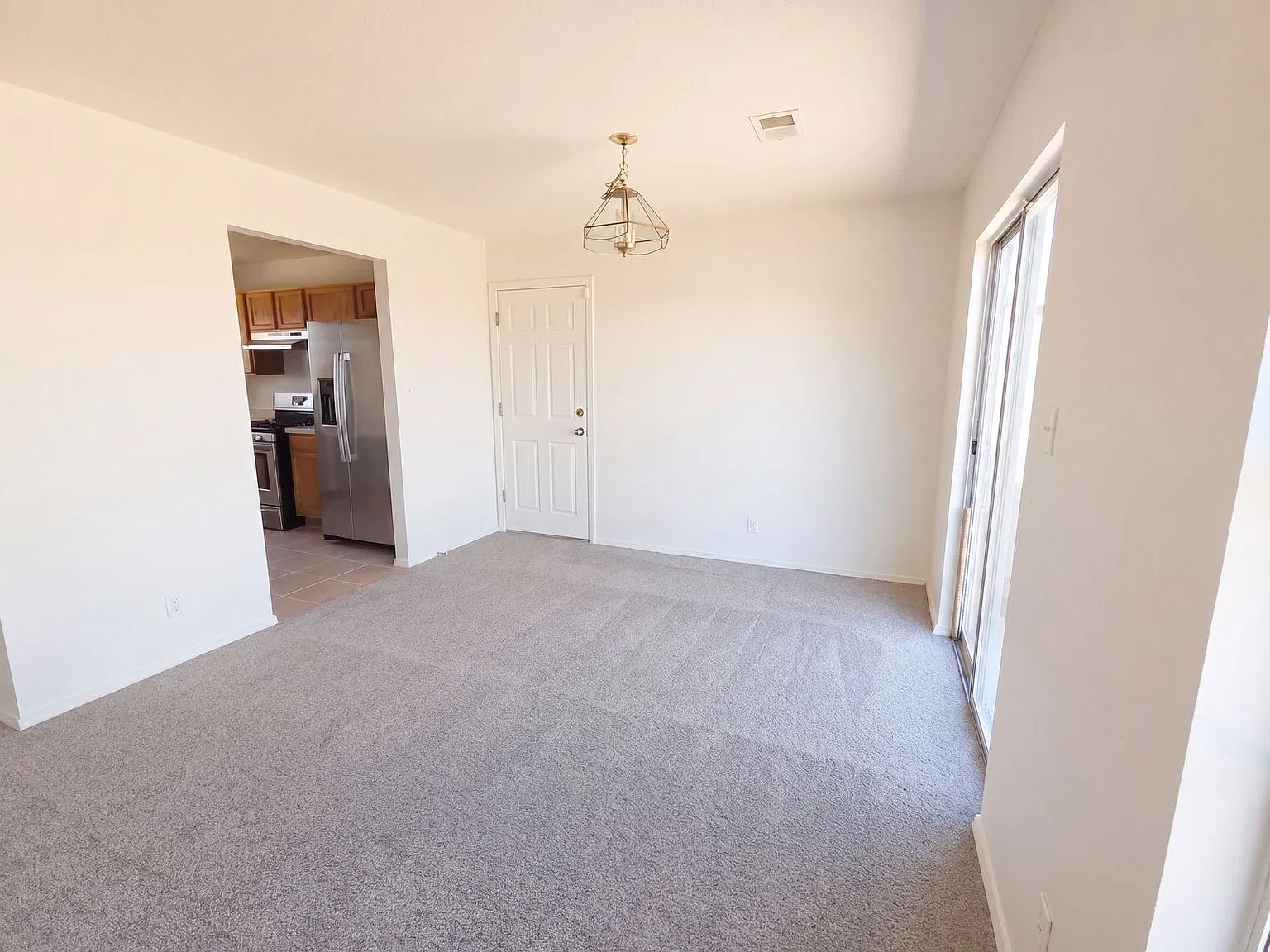 3 bed, 1234 sqft, $1,800 — Photo 4
