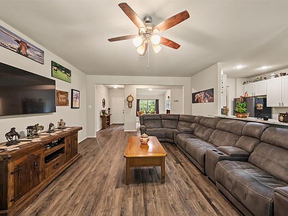4th image of 9813 Cold Creek Dr
