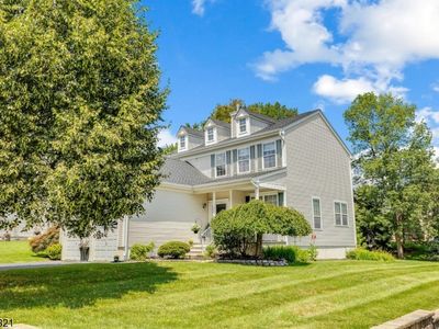 28 Saxton Dr, Hackettstown, NJ, 07840