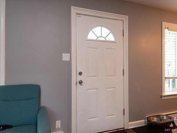5th image of 18W101 Standish Ln