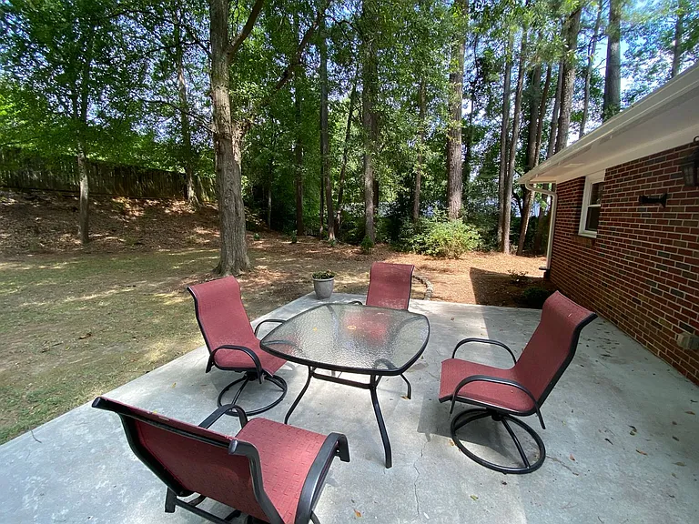 129 Freedom Dr — Photo 32