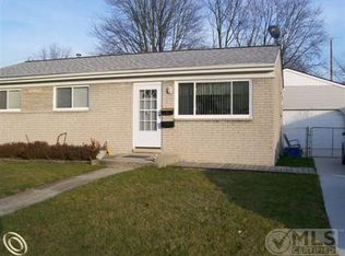 921 Georgia Ave, Marysville, MI