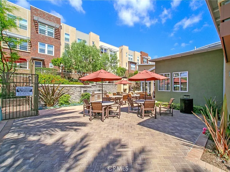 39 Brownstone Way — Photo 32