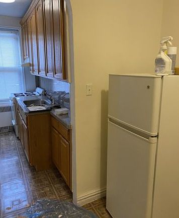 3rd image of 11406 Queens Blvd