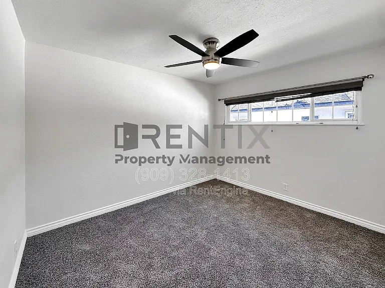 938 W Berkeley Ct — Photo 16