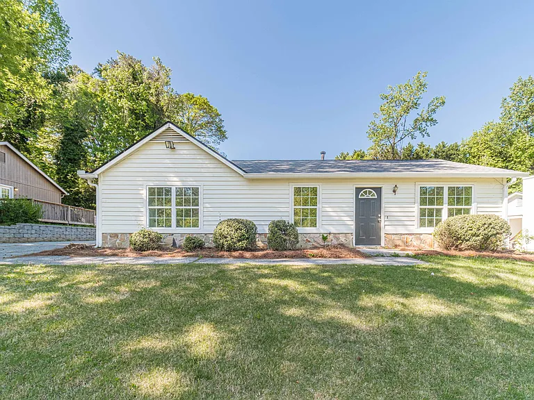 594 Harvard Dr — Photo 25