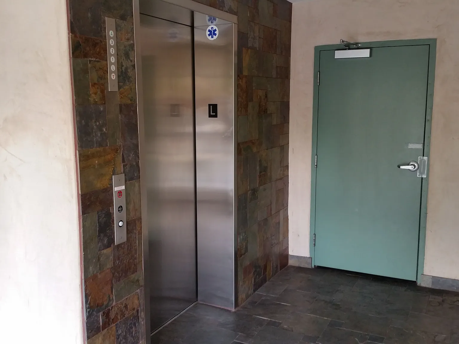 Sedona Apartments — Photo 2