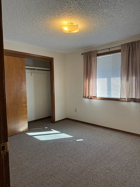 2 bed, 950 sqft, $1,750 — Photo 3