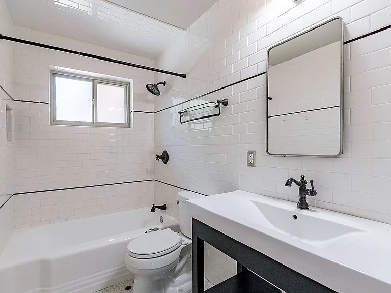 102 N Avenida Carolina — Photo 21