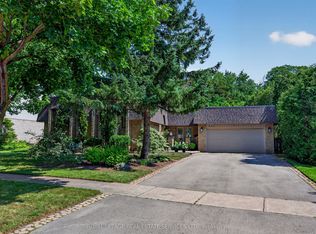247 Spring Garden Rd, Oakville, ON L6L5H5