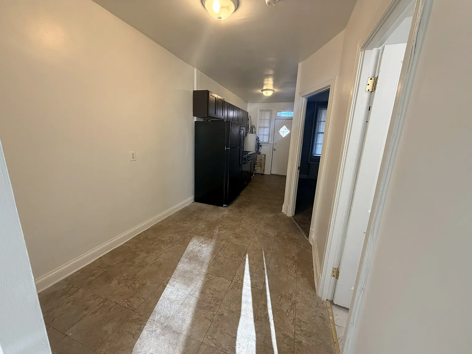 1 bed, 700 sqft, $1,298 — Photo 3