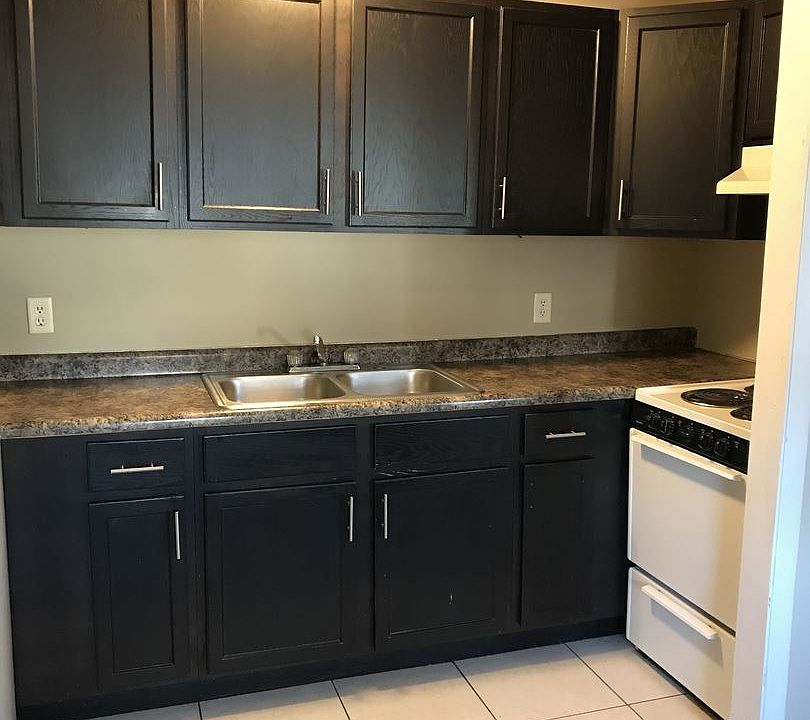 2nd image of 508 Douglas St APT 03