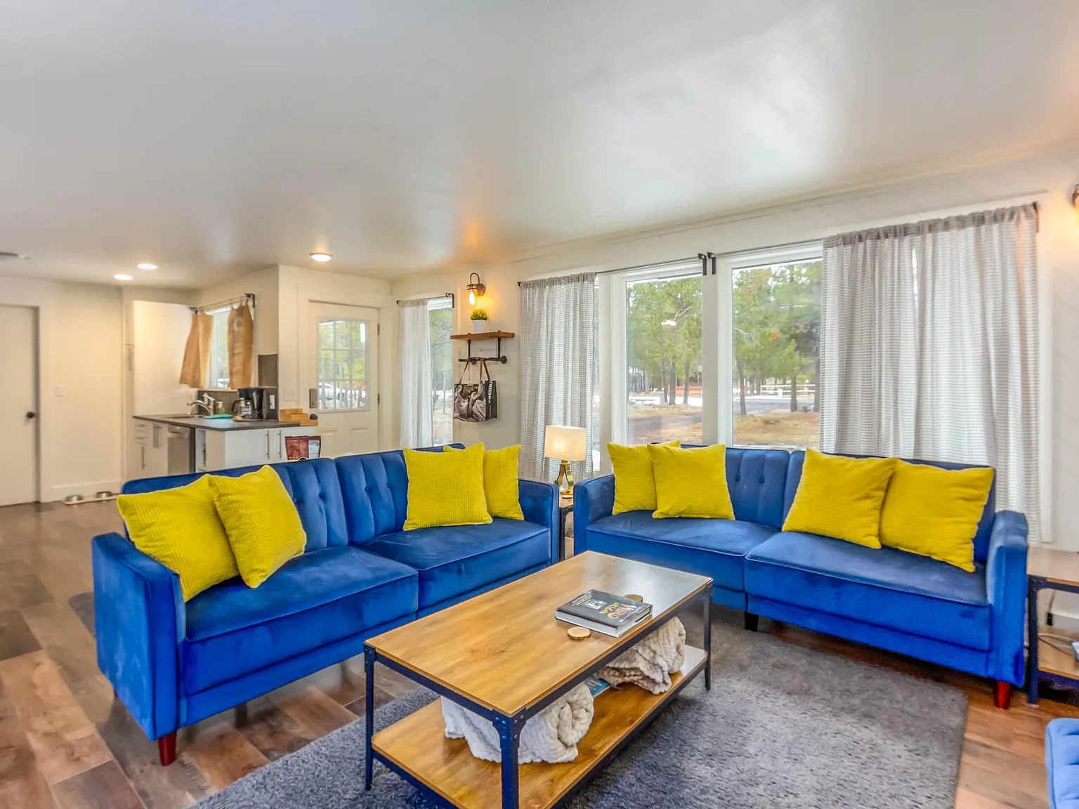 2 bed, 840 sqft, $2,295 — Photo 4