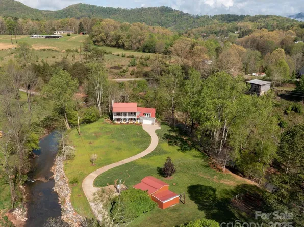 85 Laurel Cove Rd, Candler, NC 28715